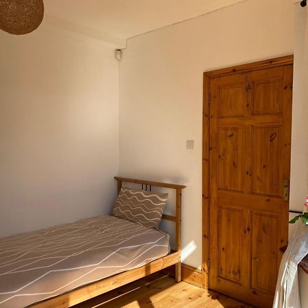 Lovely Rooms In West London Northolt  外观 照片
