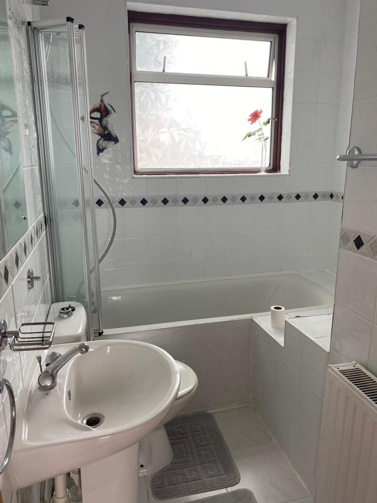 Lovely Rooms In West London Northolt  外观 照片
