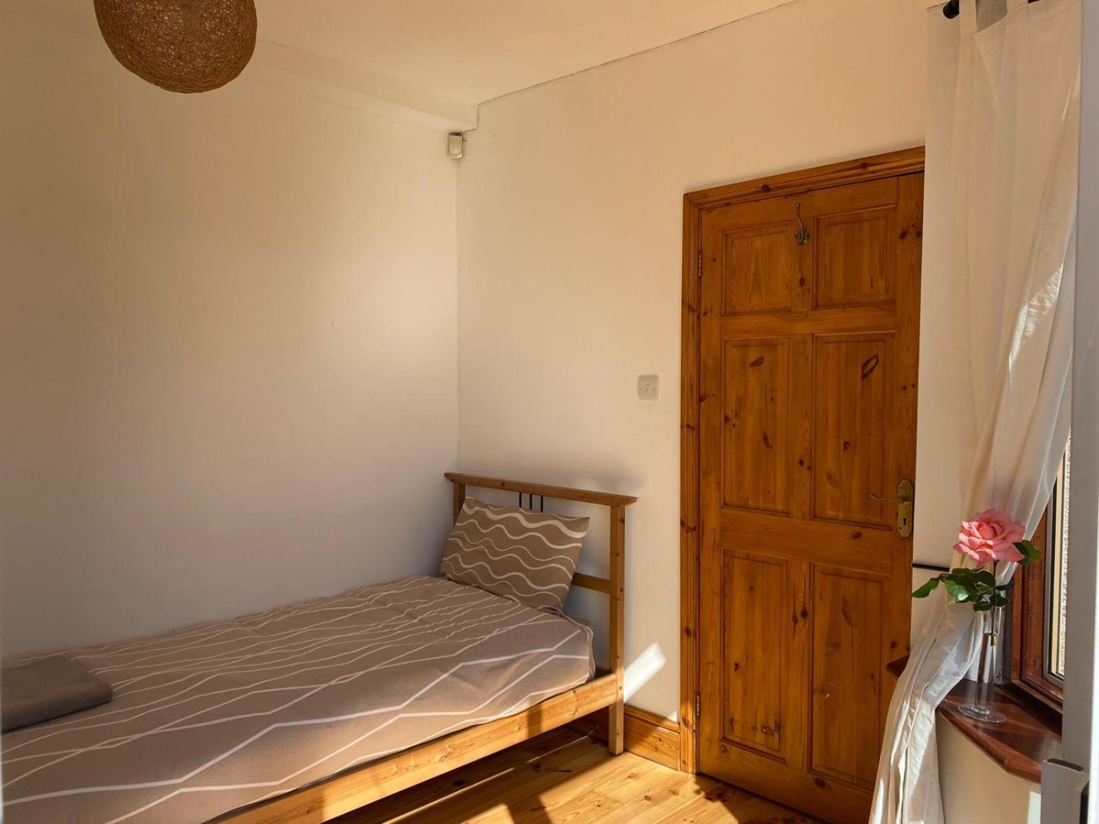 Lovely Rooms In West London Northolt  外观 照片
