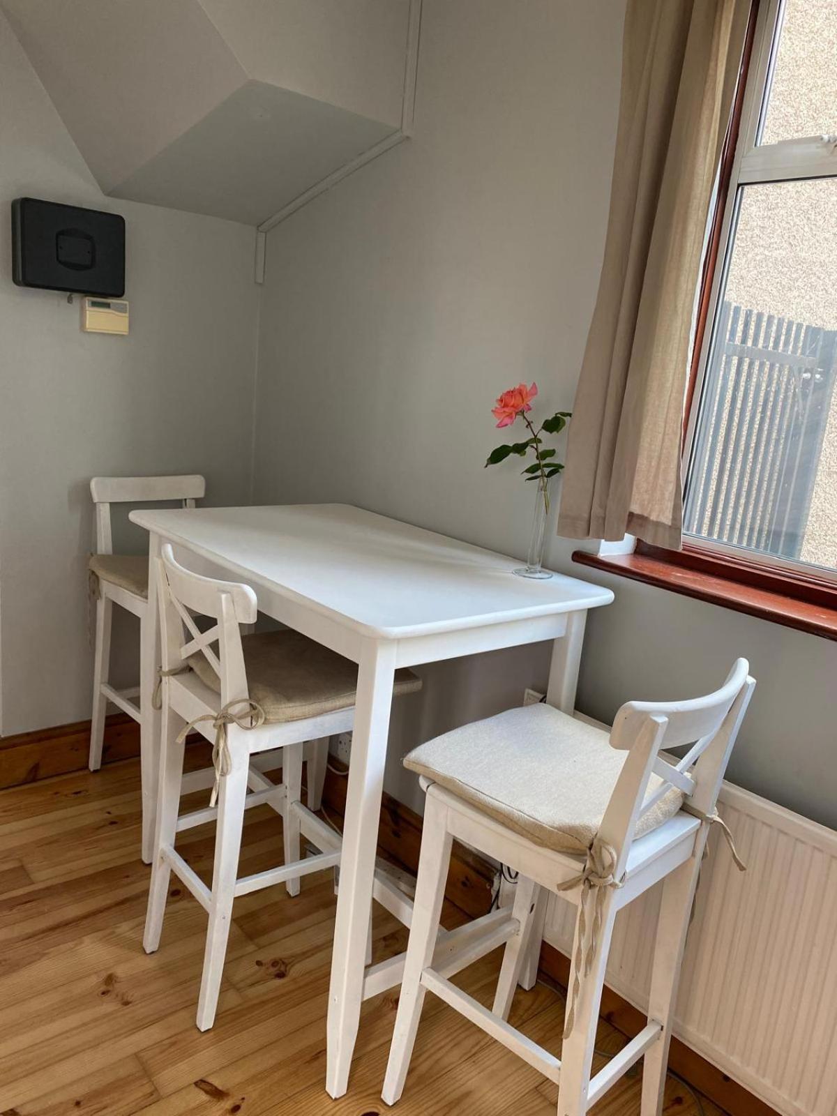Lovely Rooms In West London Northolt  外观 照片