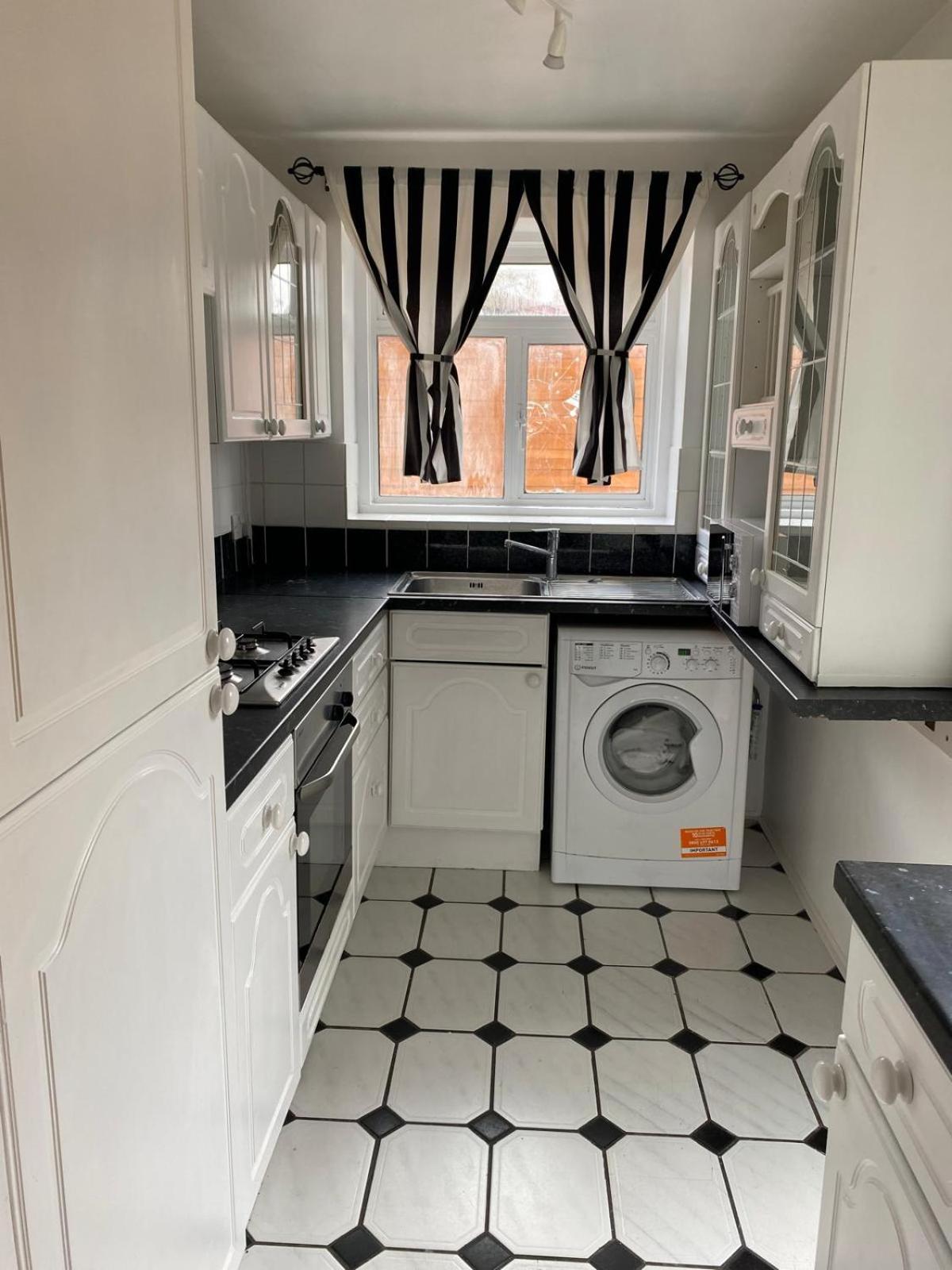 Lovely Rooms In West London Northolt  外观 照片
